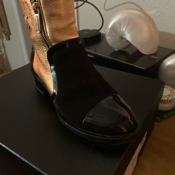 Size 7 Channel boots - Picture 5 of 12